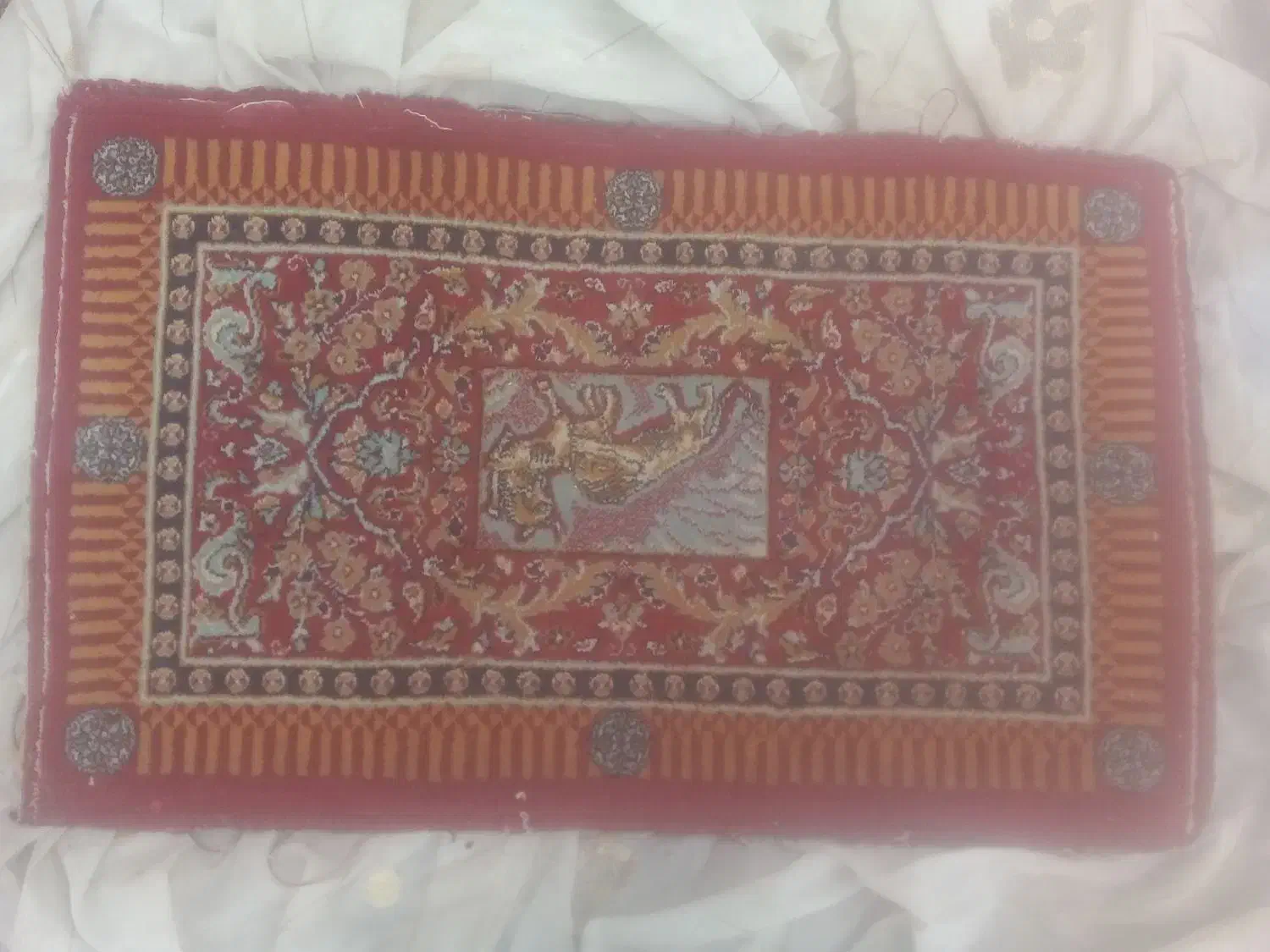 قالیچه گرد وپادری|پادری|هشتگرد, شهرک بعثت|دیوار