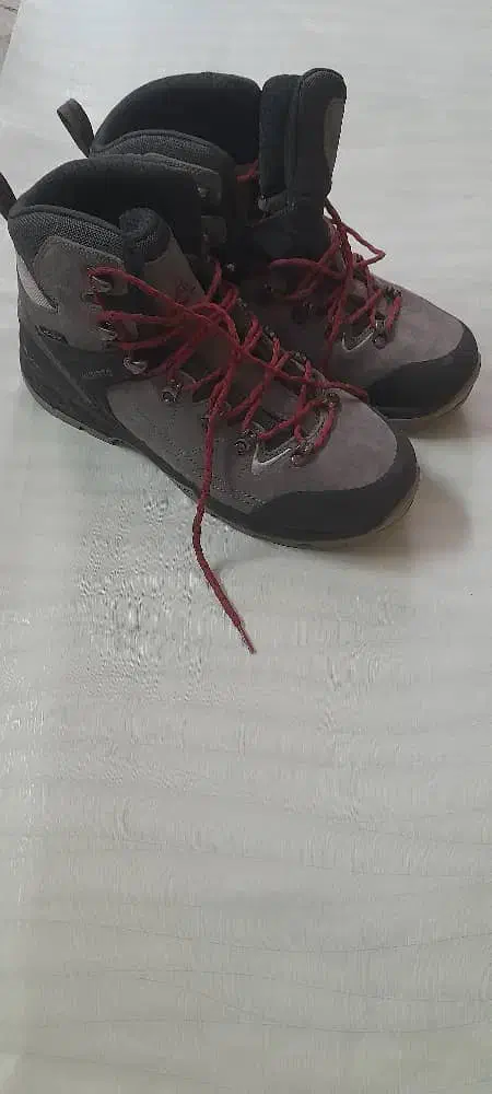 کتونی کوهنوردی سایز ۴۰ هامتو|کوهنوردی و کمپینگ|ملارد, |دیوار