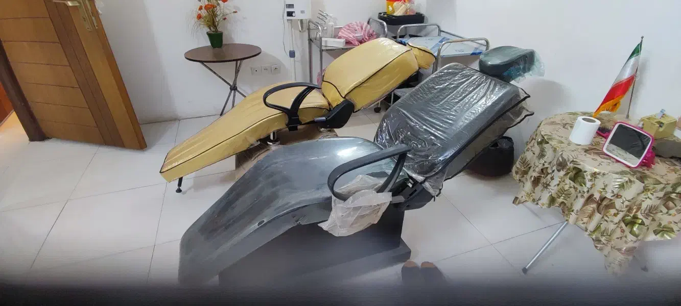 صندلی میکاپ و مبل|آرایشگاه و سالن‌های زیبایی|کاشان, پا نخل|دیوار