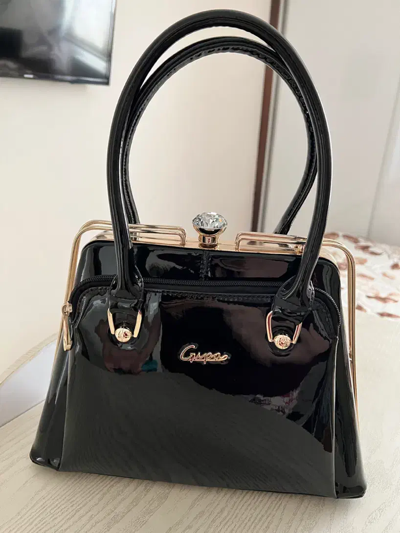 کیف زنانه ورنی|کیف، کفش، کمربند|پرند, فاز ۰|دیوار