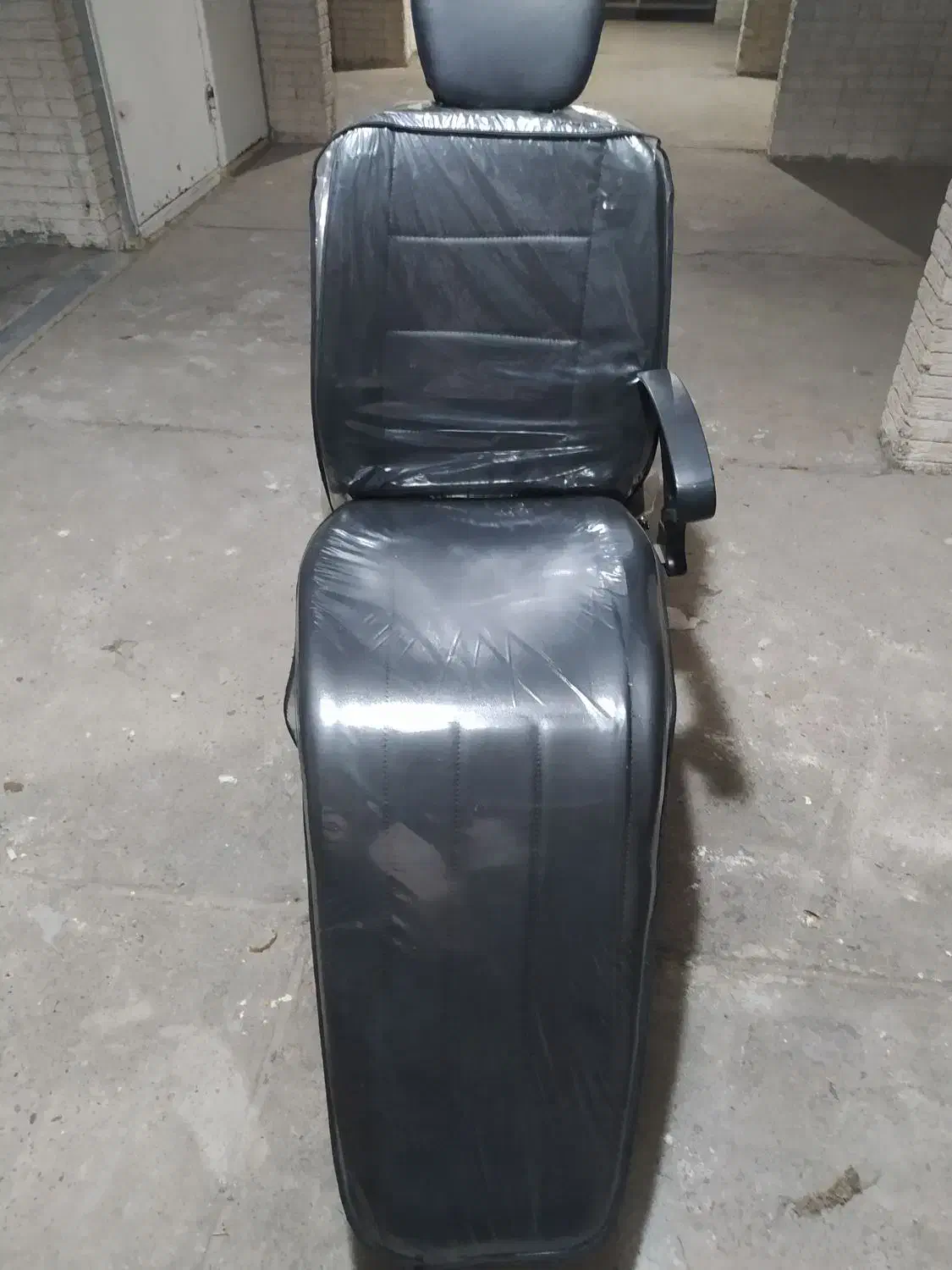 صندلی آرایشگاه زنانه|آرایشگاه و سالنهای زیبایی|ساری, |دیوار