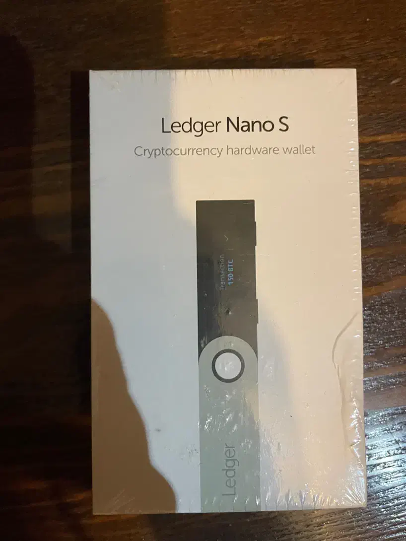 کیف پول ارز دیجیتال لجر Ledger Nano S آکبند|قطعات و لوازم جانبی رایانه|تهران, حصار بوعلی|دیوار