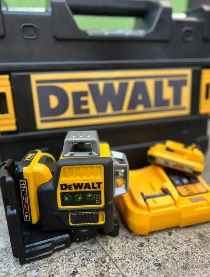 تراز لیزری 3 بعدی 12 ولت دوباتری DEWALT|ابزارآلات|اهواز, پردیس دو|دیوار