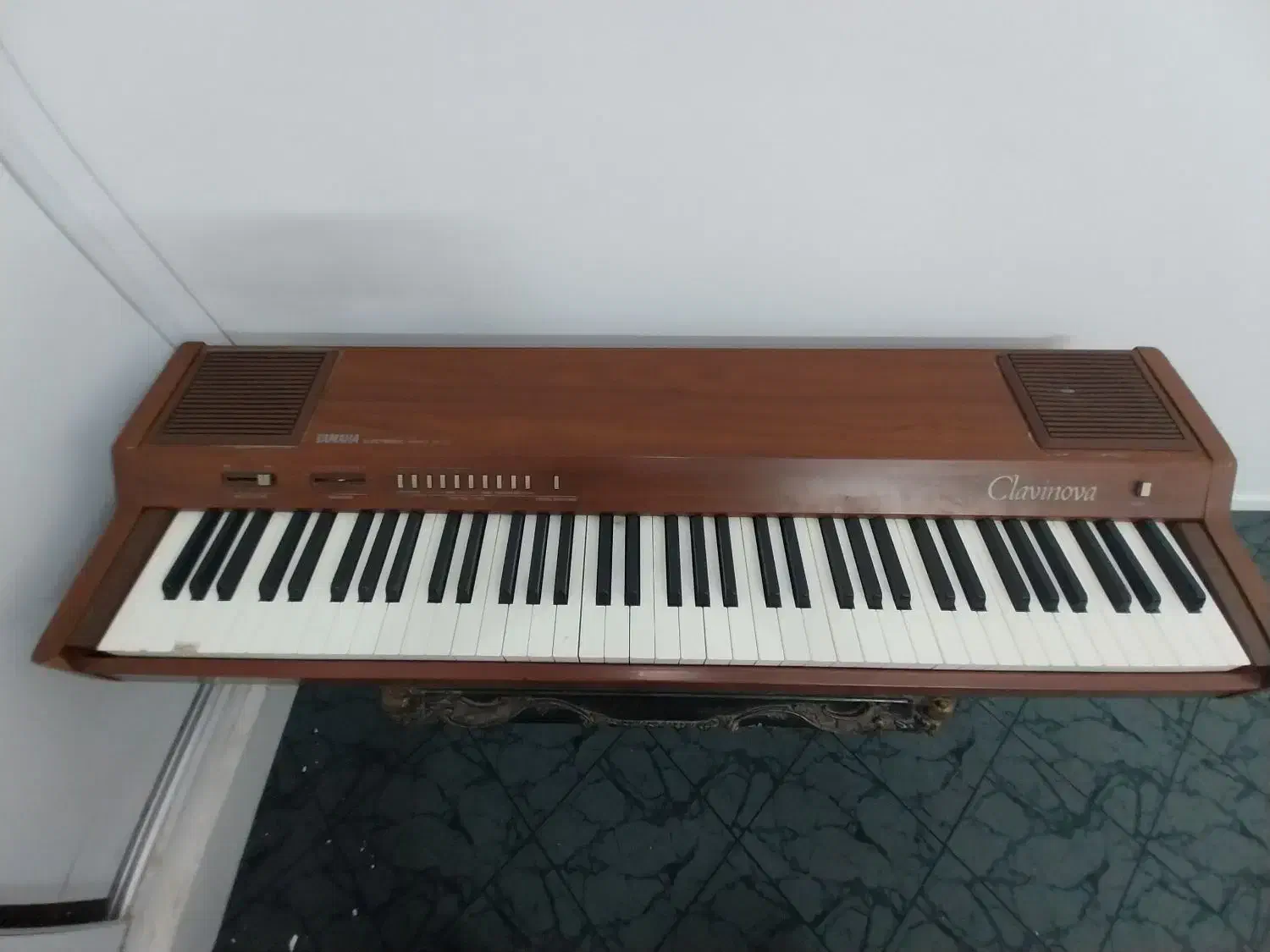 پیانو عتیقه یاماها ۵۲ سال پیش|پیانو، کیبورد، آکاردئون|سرخرود, |دیوار