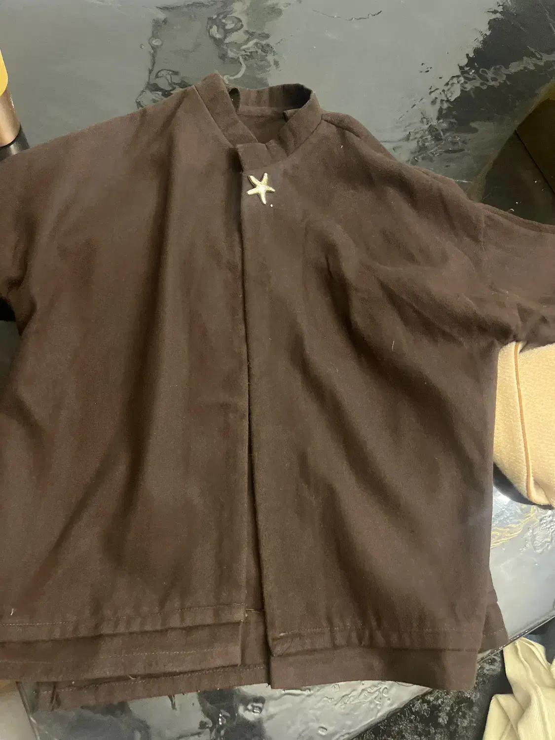 پالتو ترنج کت|لباس|ساری, |دیوار