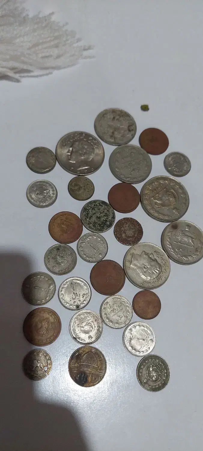چند سکه قدیمی|کلکسیون سکه، تمبر، اسکناس|رشت, باهنر|دیوار
