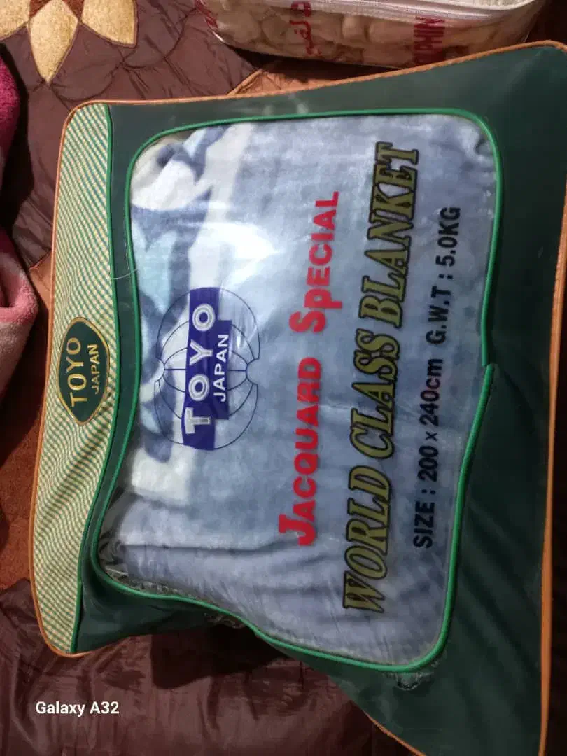 پنج تا پتوی خارجی دو لایه برای فروش|رختخواب، بالش، پتو|شیراز, ملاصدرا|دیوار