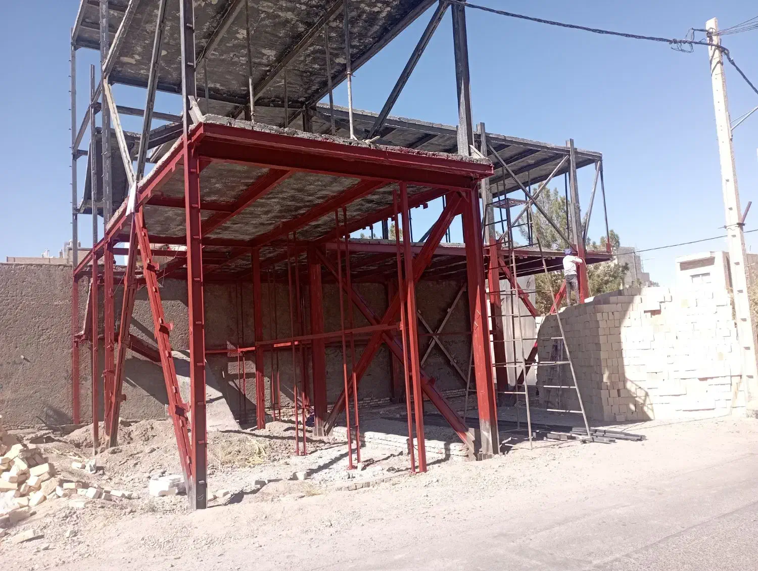 نقاشی ساختمان و ضدزنگ اسکلت|خدمات پیشه و مهارت|بیرجند, |دیوار