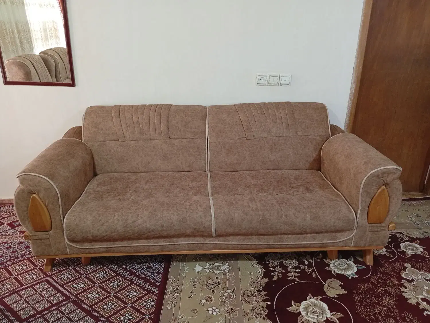 مبل راحتی در حد نو|مبلمان خانگی و میز عسلی|مشگین شهر, |دیوار