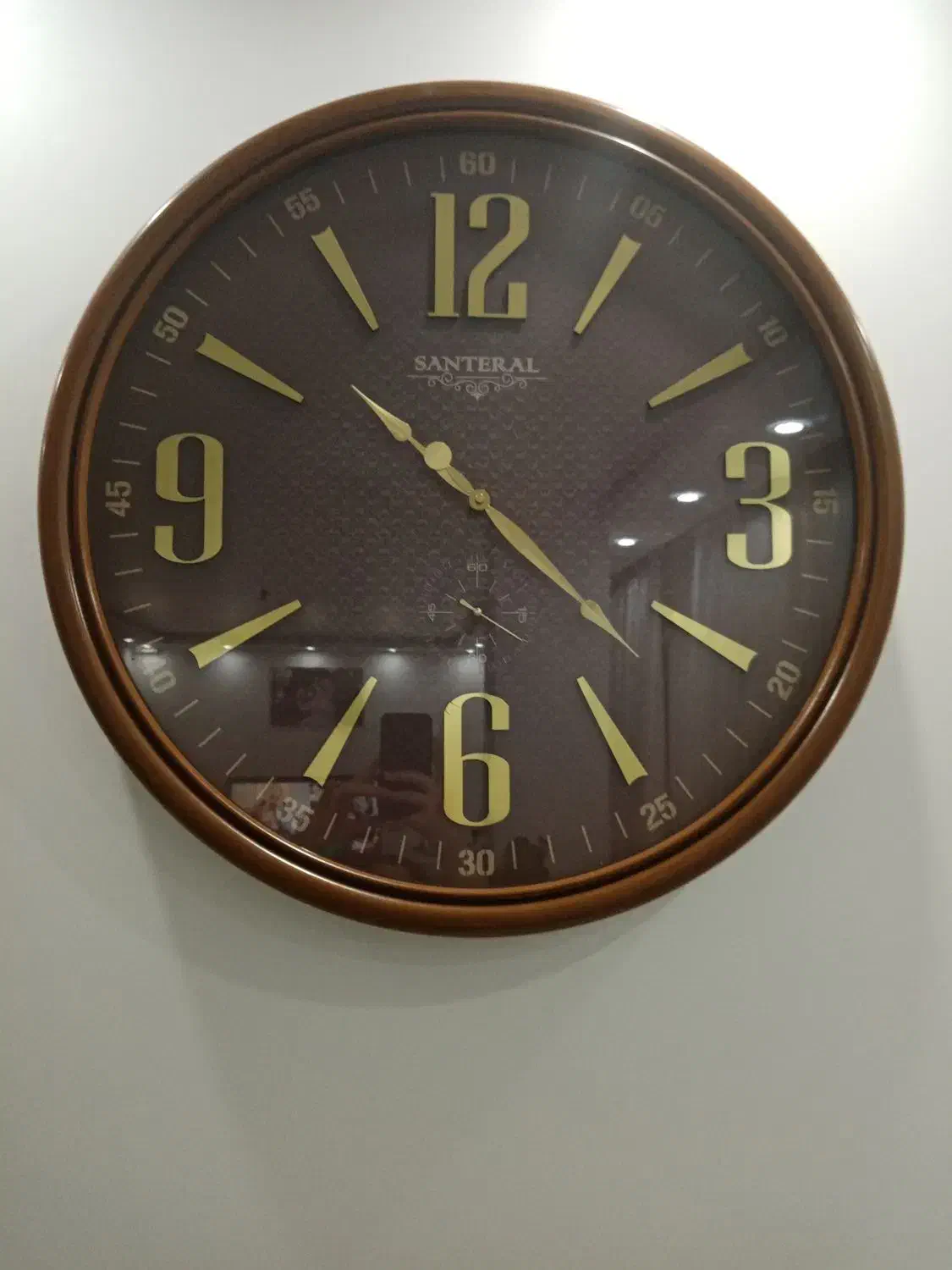 ساعت درجه یک|ساعت|مرودشت, زنگی آباد|دیوار