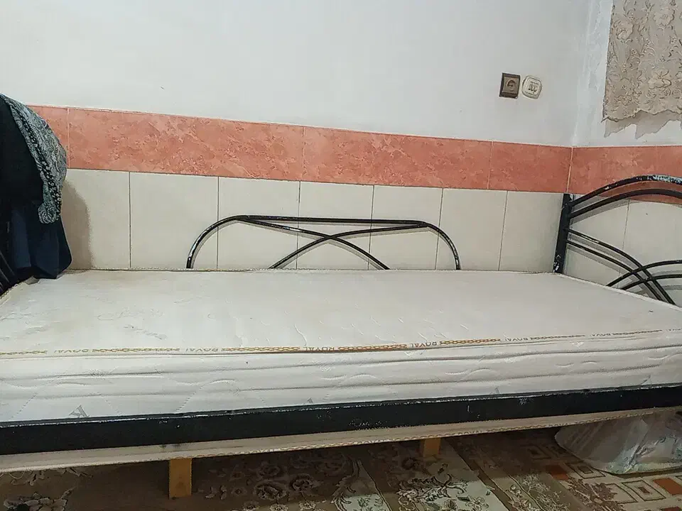 تخت خواب در حد نو|تخت و سرویس خواب|قم, نیروگاه|دیوار
