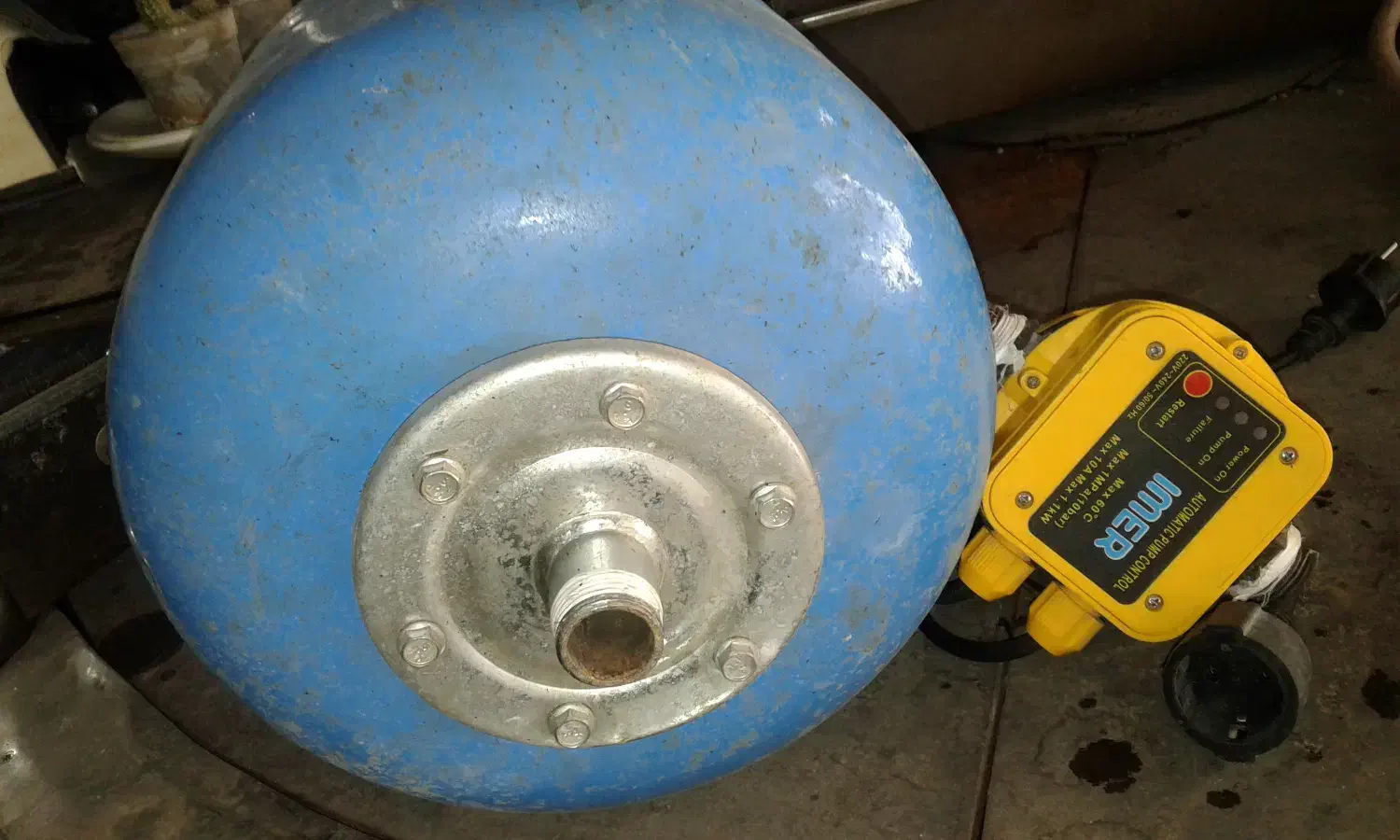 مخزن واتوماتیک پمپ اب|آبگرمکن، پکیج، شوفاژ|اصفهان, طامه|دیوار