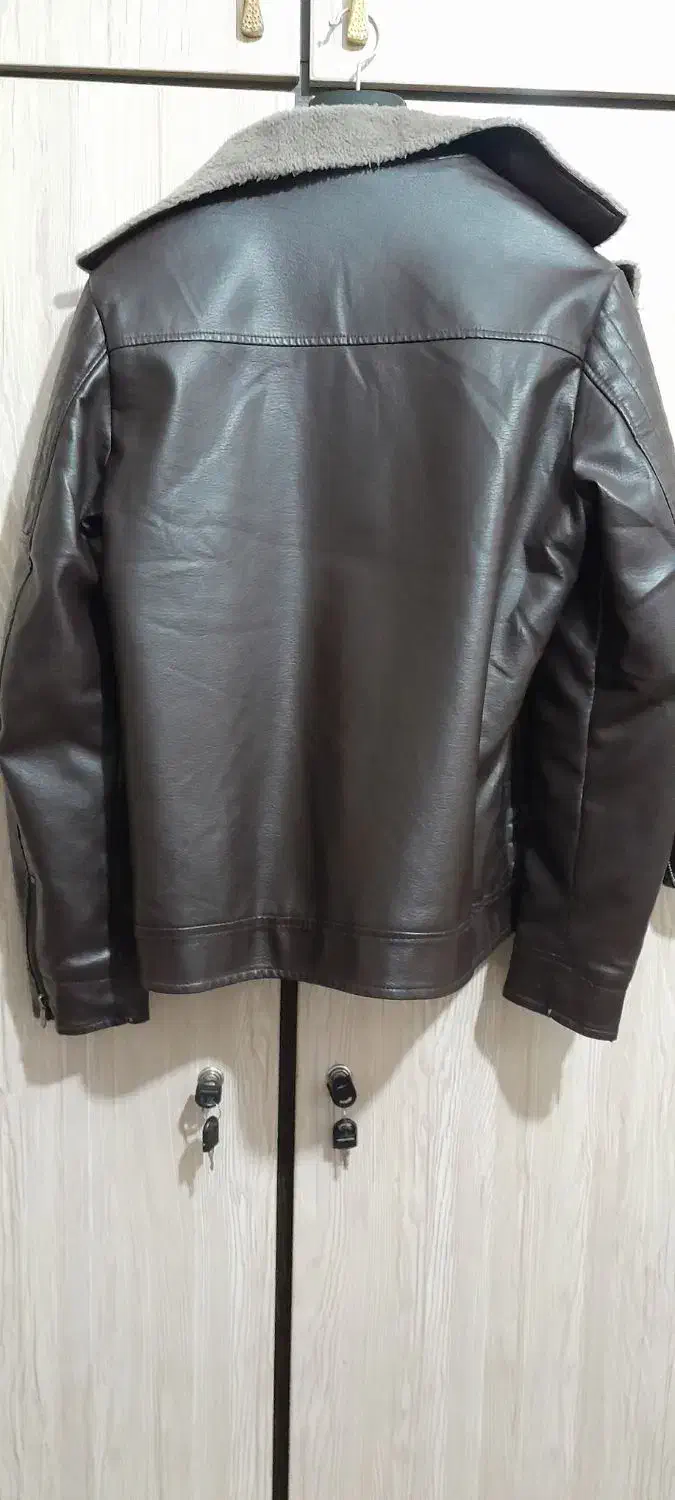 کاپشن|لباس|شادگان, |دیوار