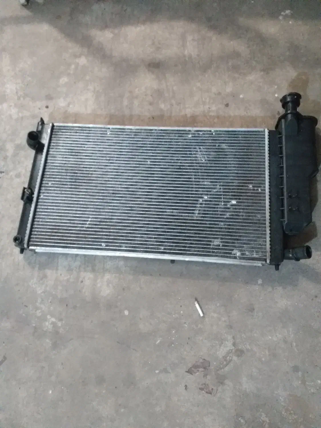 رادیاتور خودرو دنا معمولی|قطعات یدکی و لوازم جانبی|رشت, دباغیان|دیوار