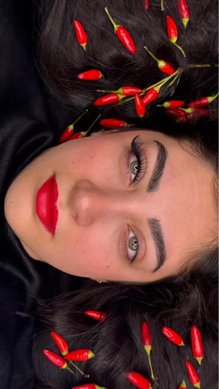 نیاز به مدل چشم رنگی (سبز یا ابی)اکستنشن مژه|خدمات آرایشگری و زیبایی|اصفهان, نصرآباد|دیوار