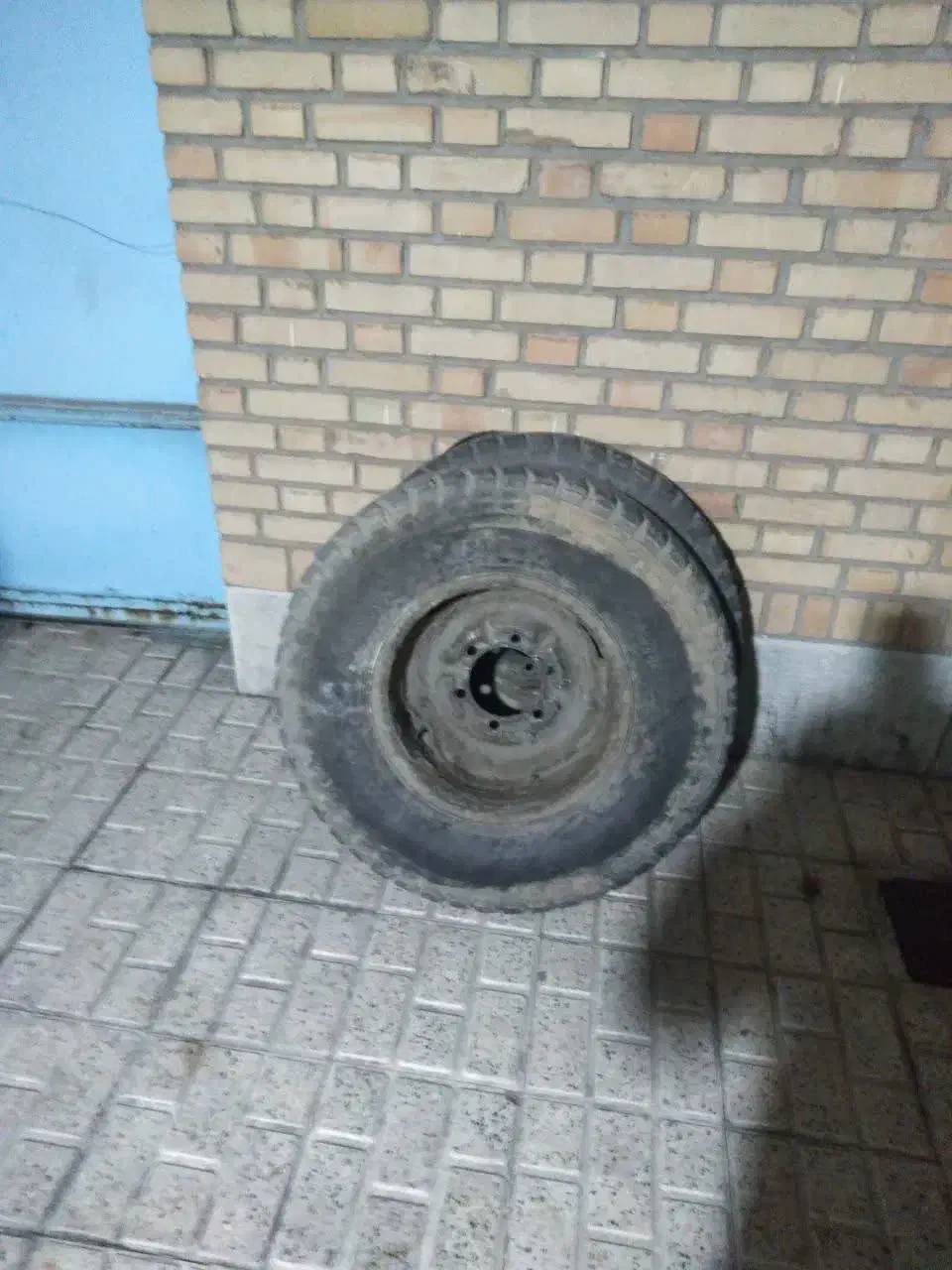 لاستیک زاپاس نیسان|قطعات یدکی و لوازم جانبی|مشهد, قائم|دیوار