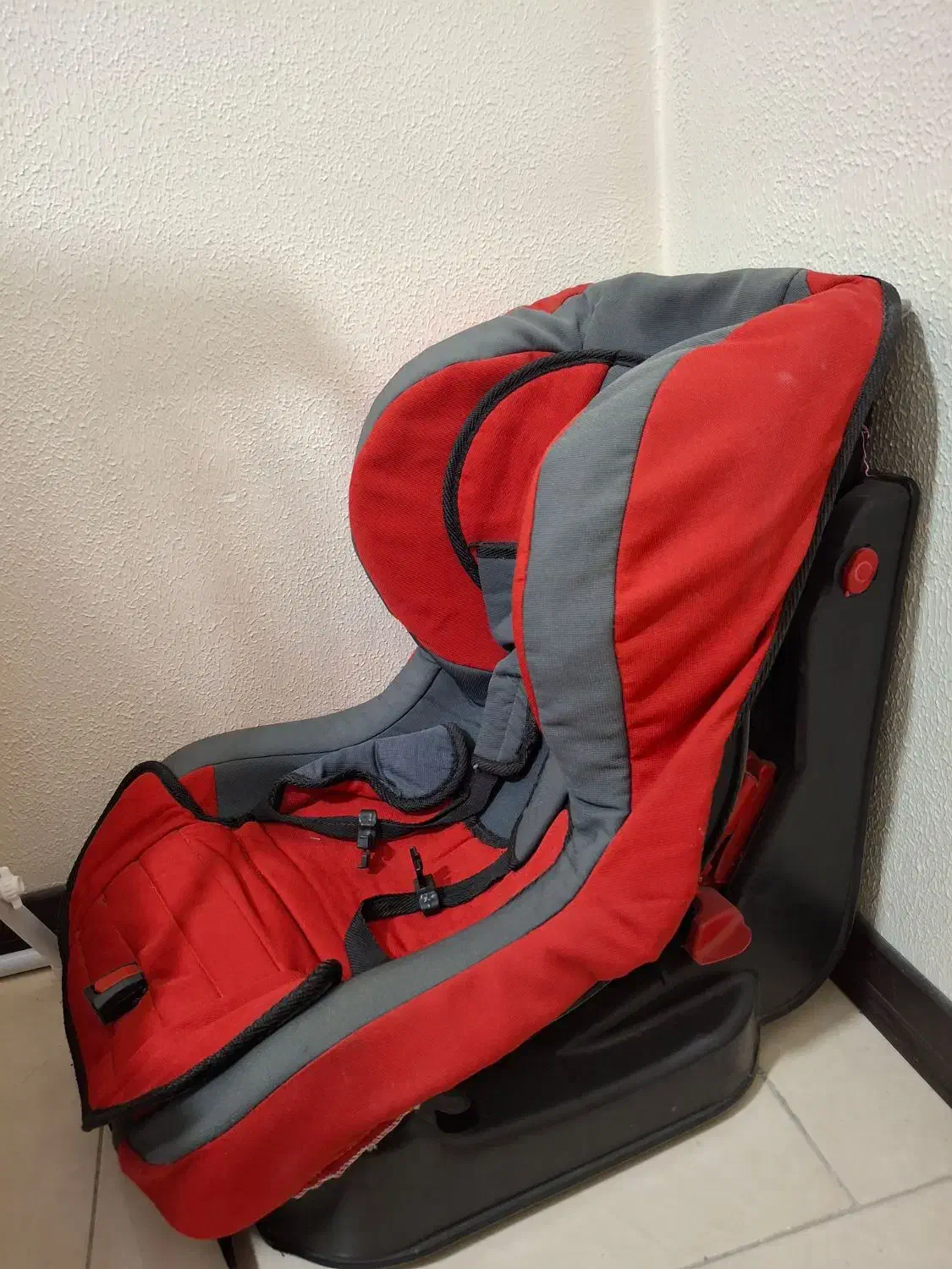 صندلی ماشین|تخت و صندلی بچه|شاهین‌شهر, فدک|دیوار