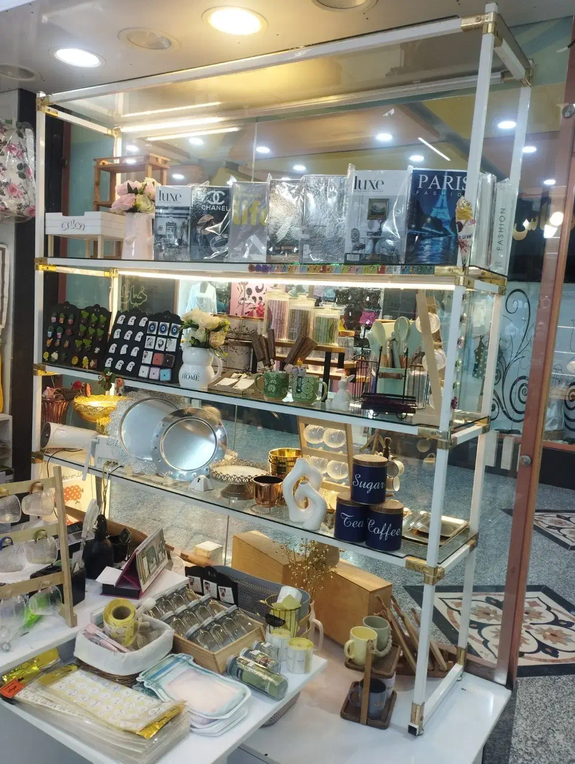 ویترین، دکور، طبقه، میز، پایه و شاخک رگال|فروشگاه و مغازه|اهواز, ۳۰ متری|دیوار