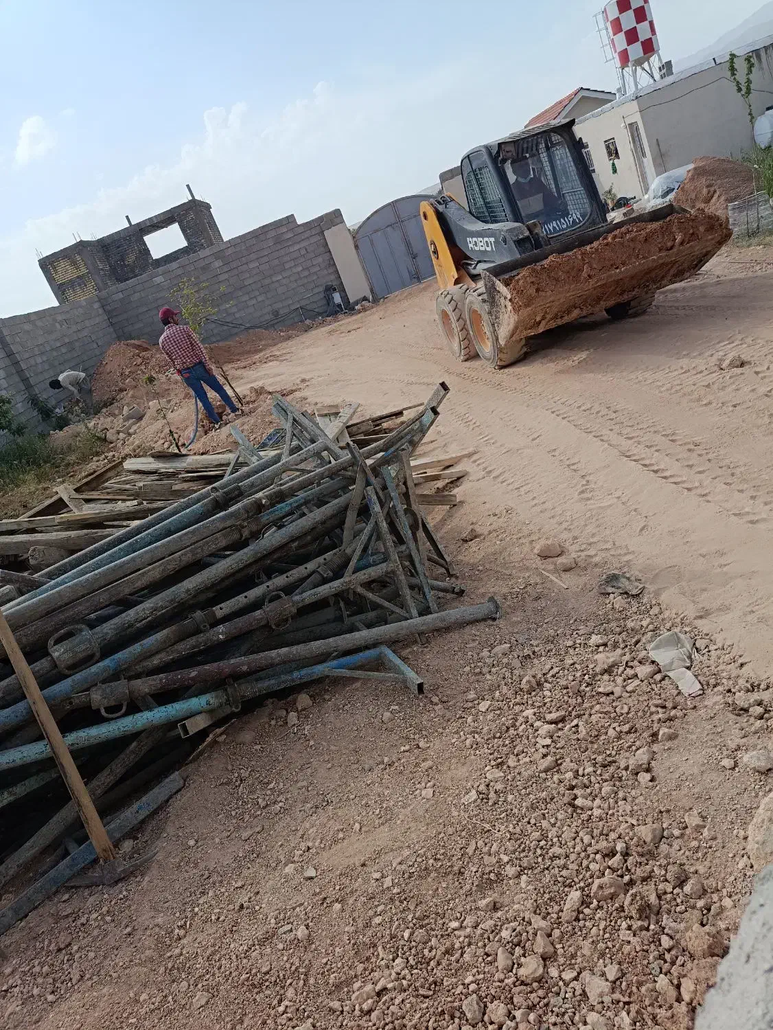 اجاره بابکت و مینی لودر|خدمات حمل و نقل|صدرا-فارس, باغشهر گلبهار صدرا|دیوار