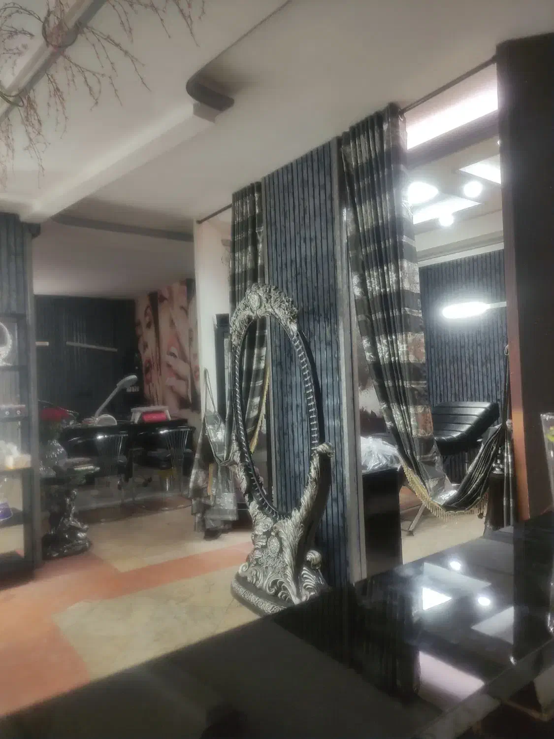 استخدام نیروی کار در آرایشگاه زنانه|استخدام درمانی، زیبایی، بهداشتی|تهران, وحیدیه|دیوار