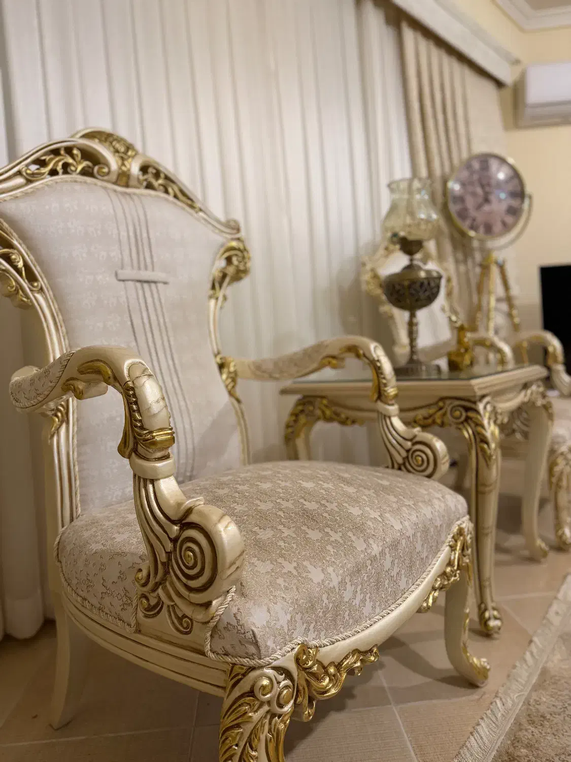 مبلمان شاه نشین در حد نو|مبلمان خانگی و میز عسلی|رضوانشهر, |دیوار