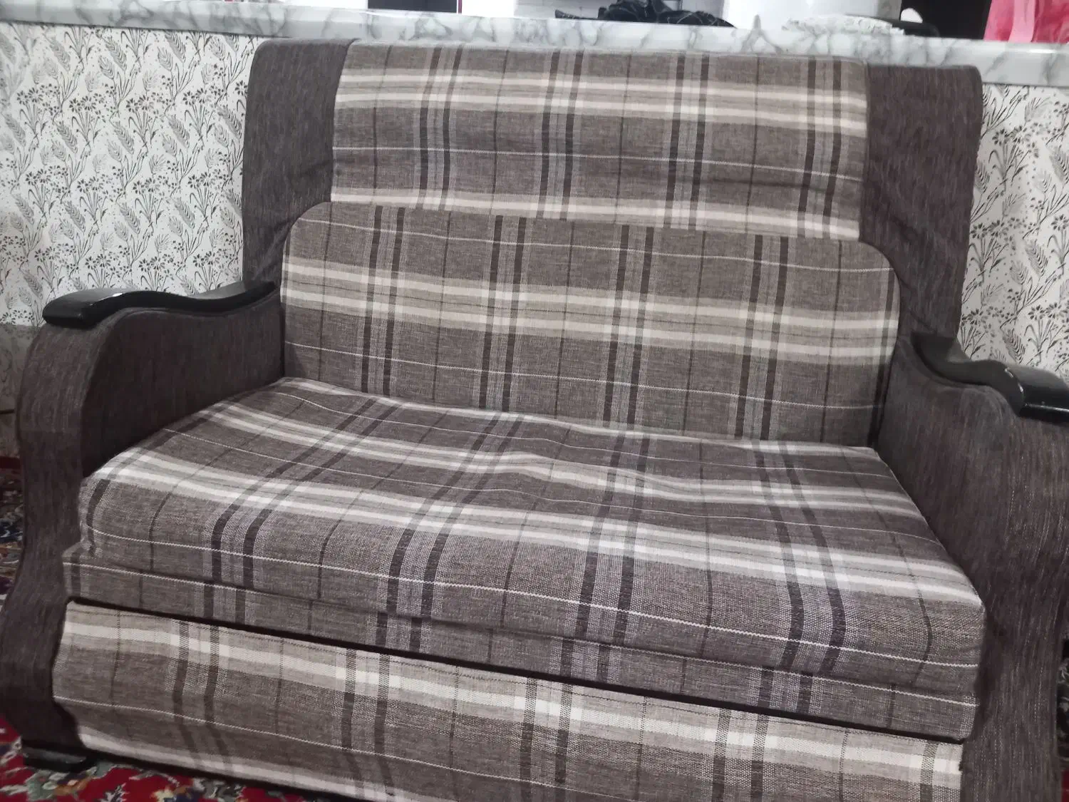 مبل راحتی|مبلمان خانگی و میز عسلی|تربت‌حیدریه, بالا ولایت|دیوار