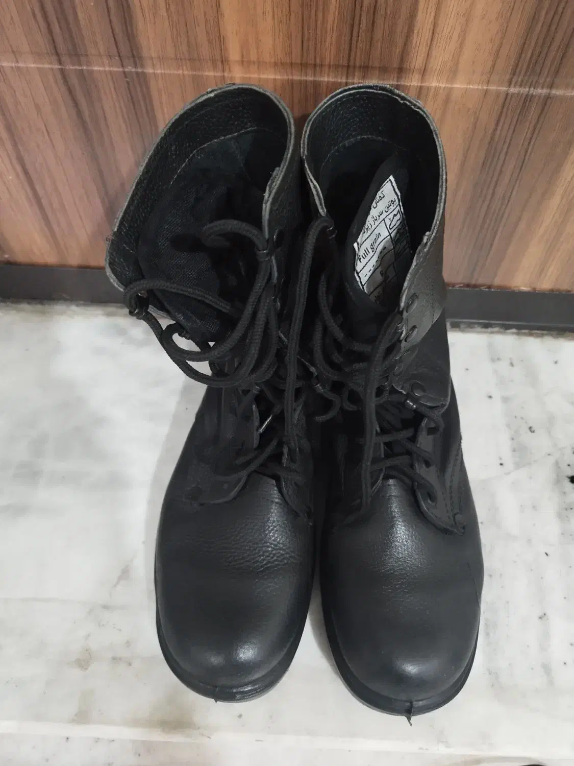 پوتین نو|کیف، کفش، کمربند|زاهدان, |دیوار