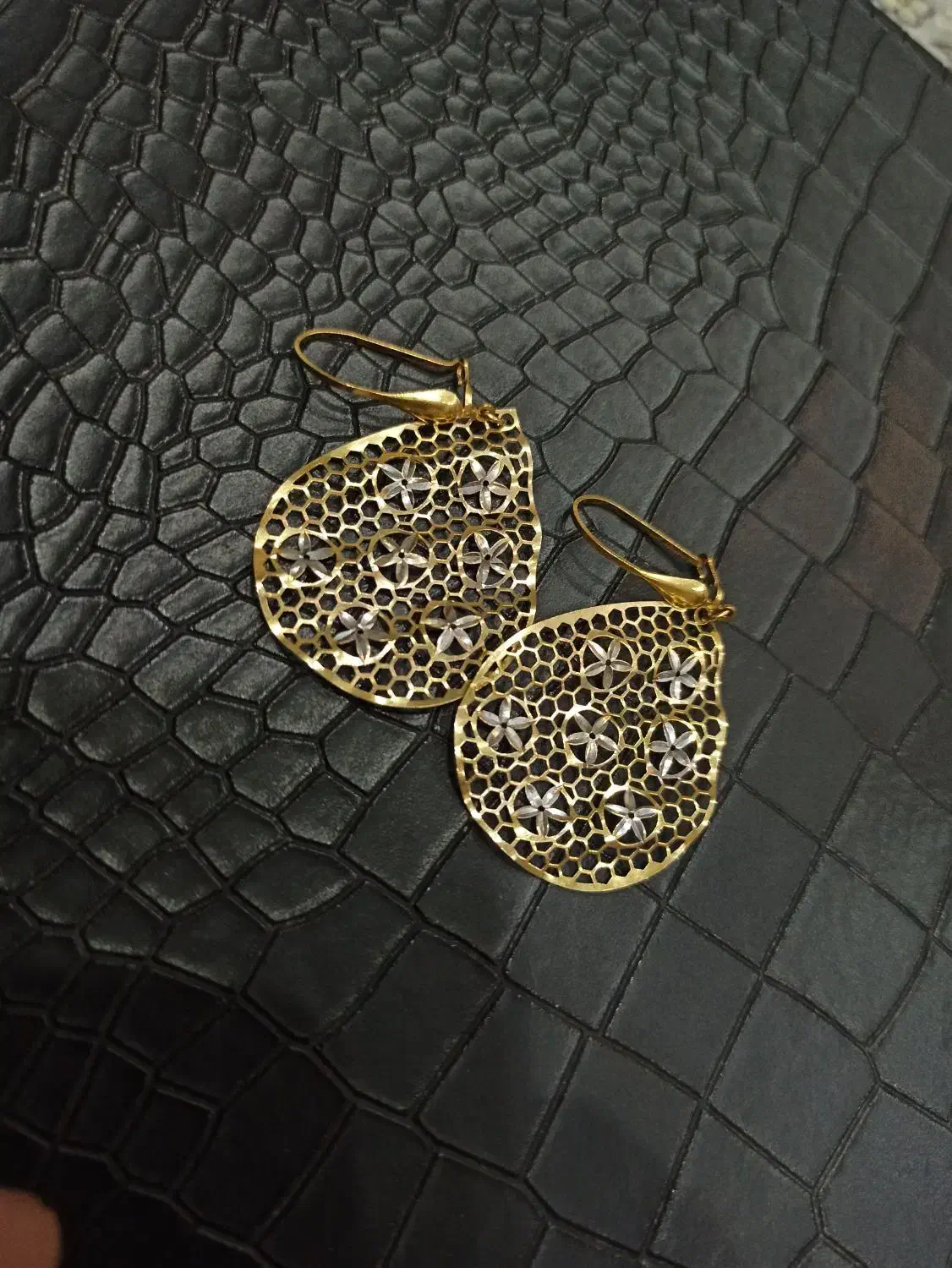 دو عدد گوشواره فروش فوری امروز|بدلیجات|همدان, |دیوار