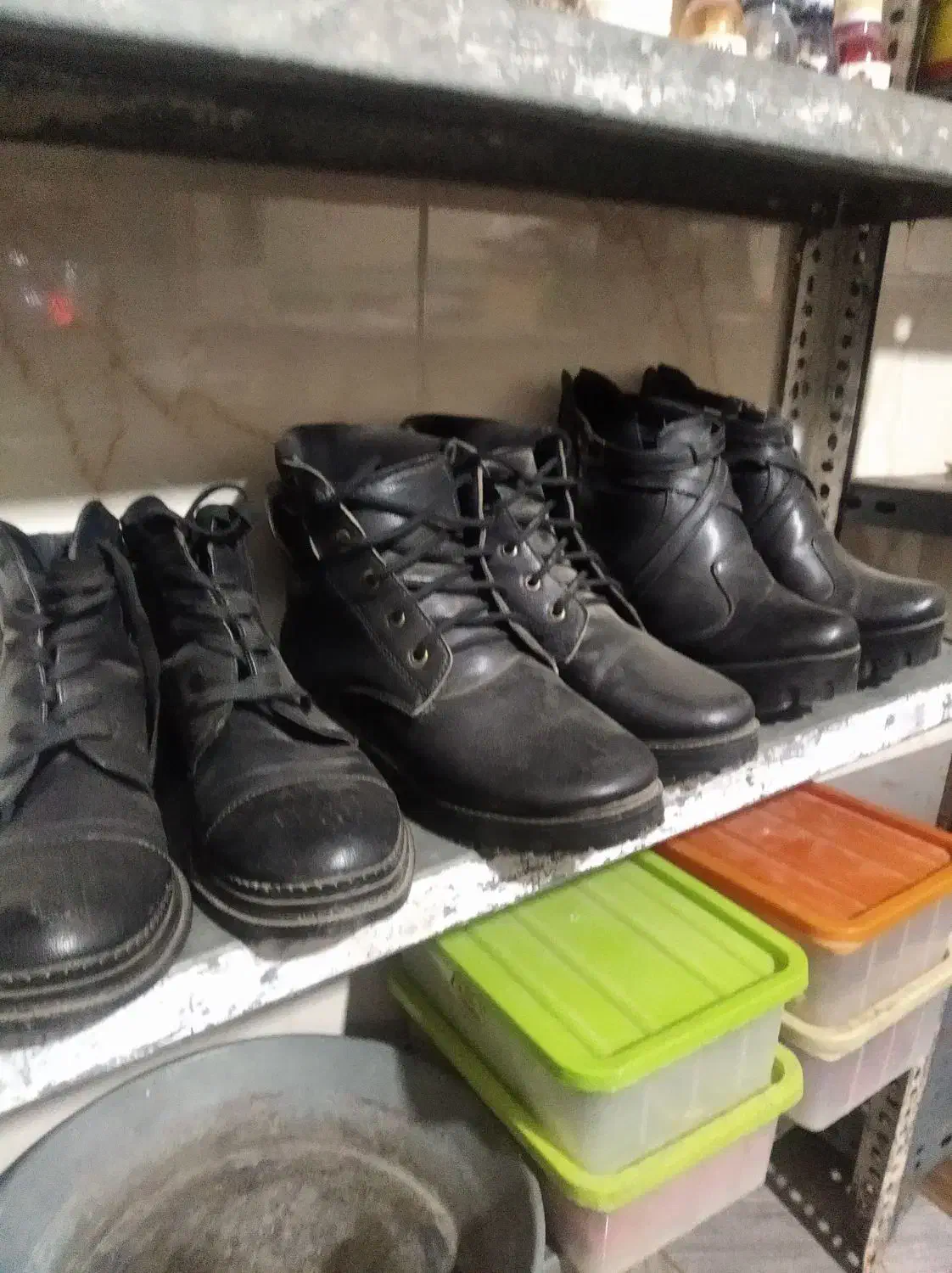 کفش|کیف، کفش، کمربند|سقز, |دیوار