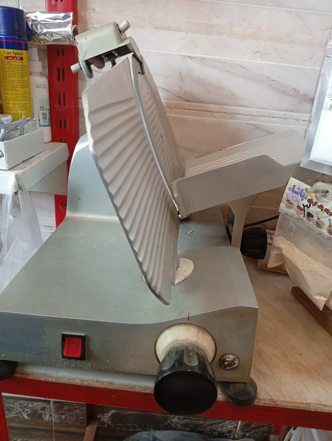 کالباس بر سوپرمارکت|فروشگاه و مغازه|چاراویماق, |دیوار