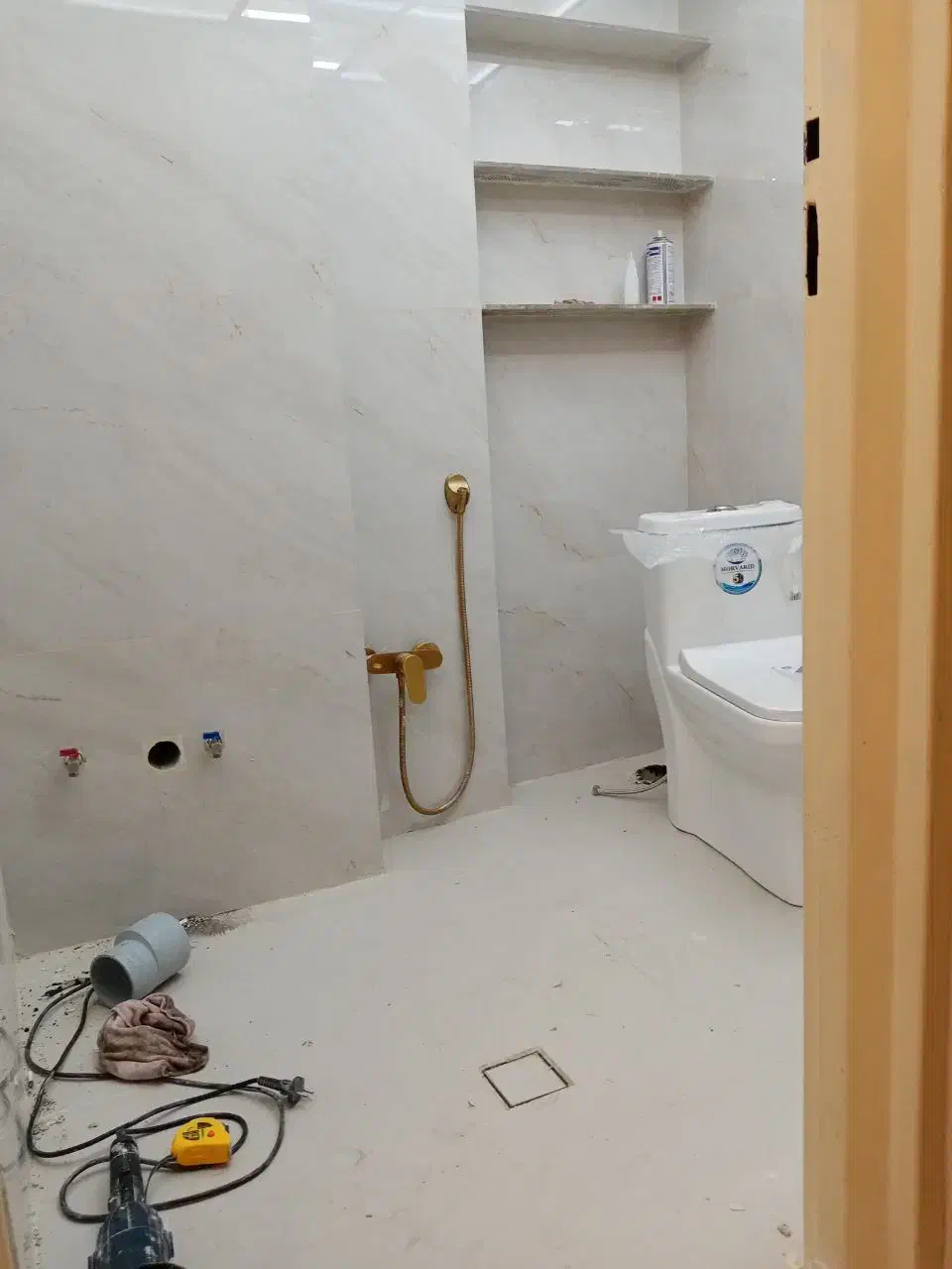 کاشی کار کاشی کاری نصاب سرامیک بازسازی گچکاری|خدمات پیشه و مهارت|تهران, اسکندری|دیوار