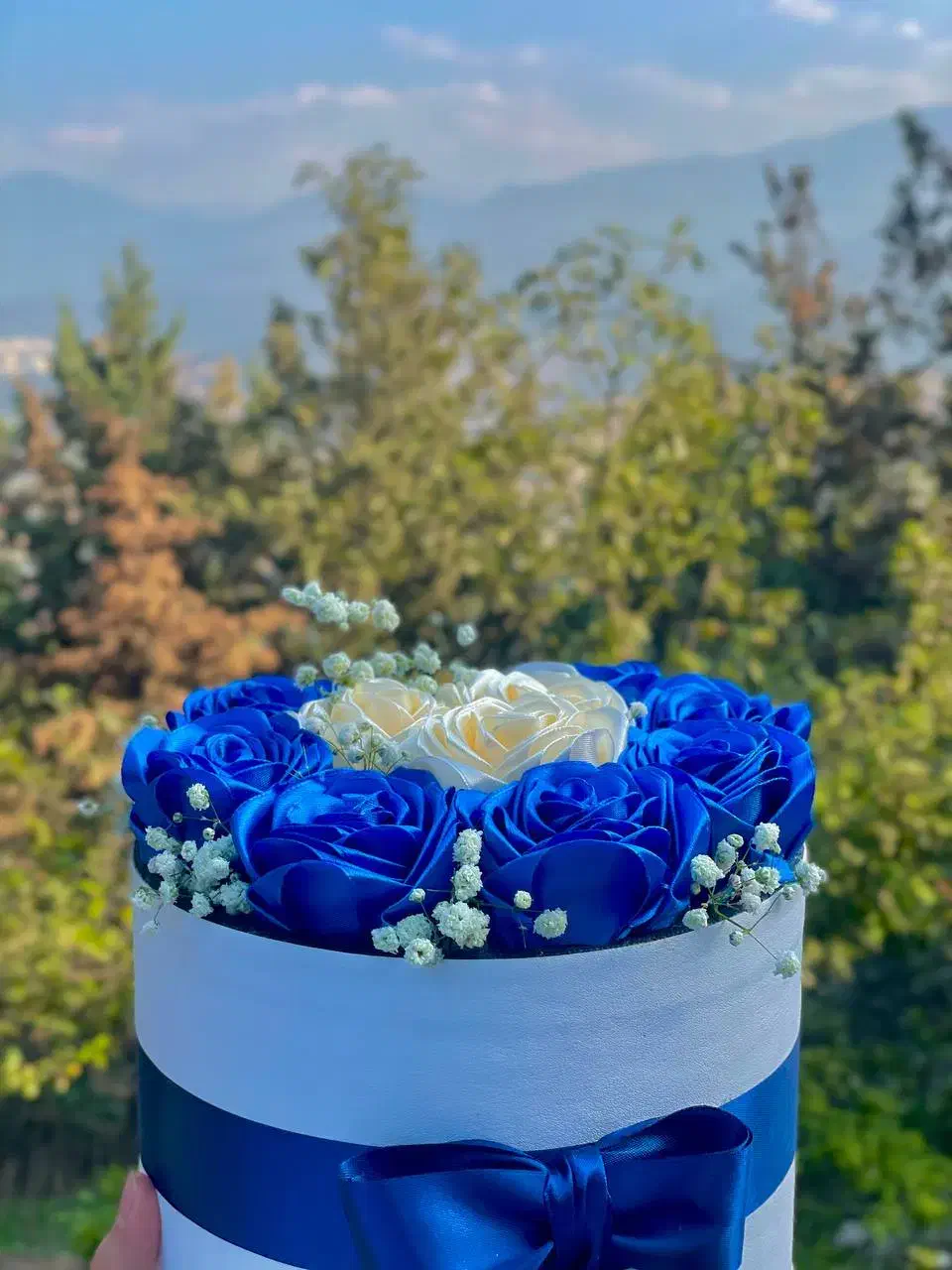 گل رز روبانی آماده تزیین کاغذ پیچ و جعبه کادو|گل مصنوعی|گرگان, |دیوار