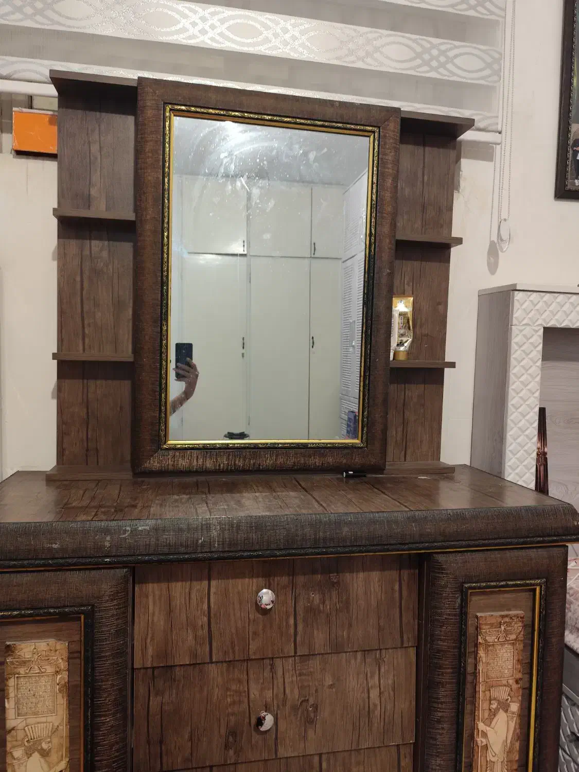 میز آرایشی|مبلمان خانگی و میز عسلی|شیراز, کوشک میدان|دیوار