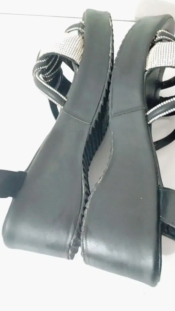 صندل|کیف، کفش، کمربند|زابل, |دیوار