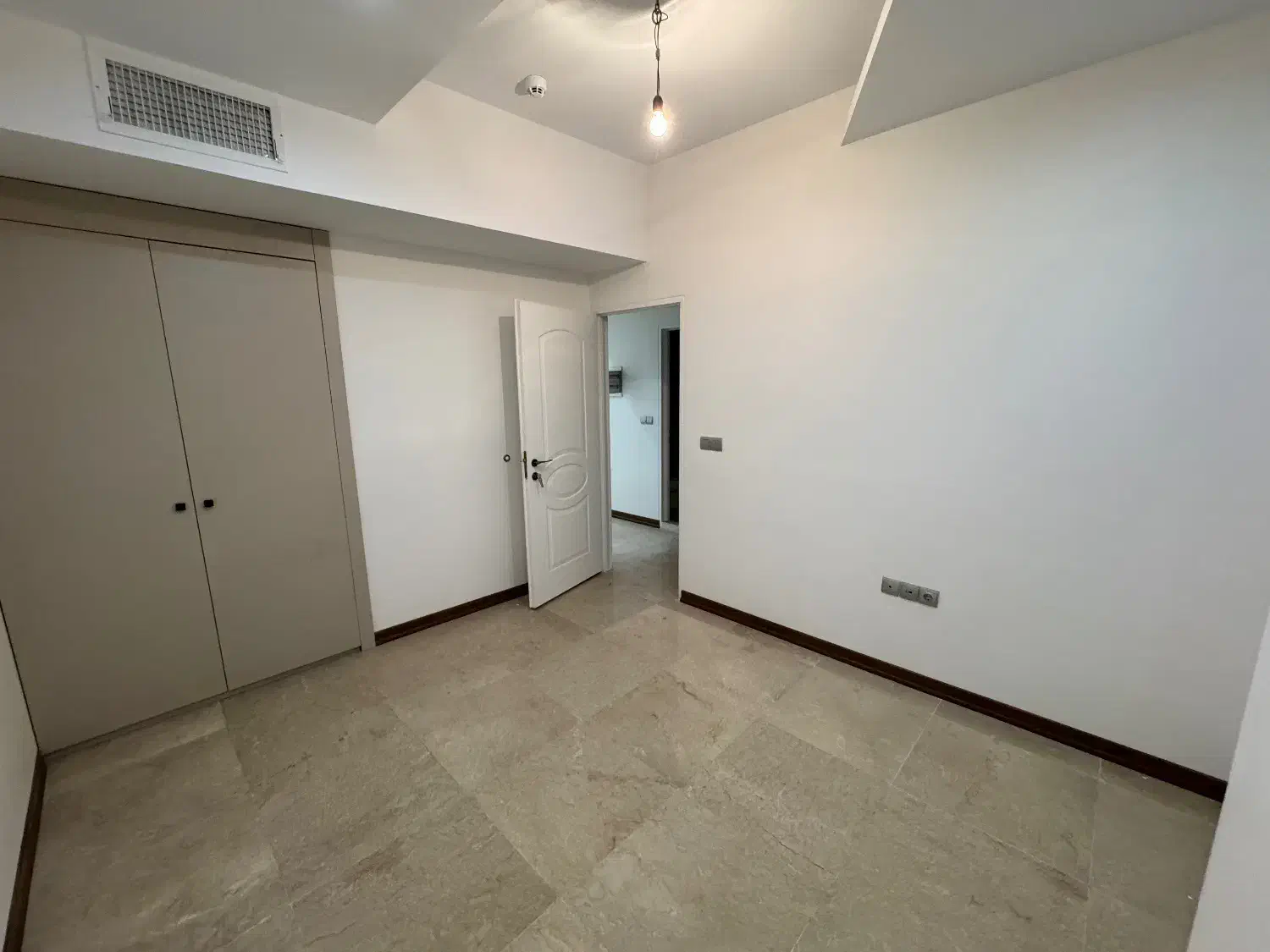 آپارتمان ۲ خوابه ۱۱۸ متری طبقه ۳