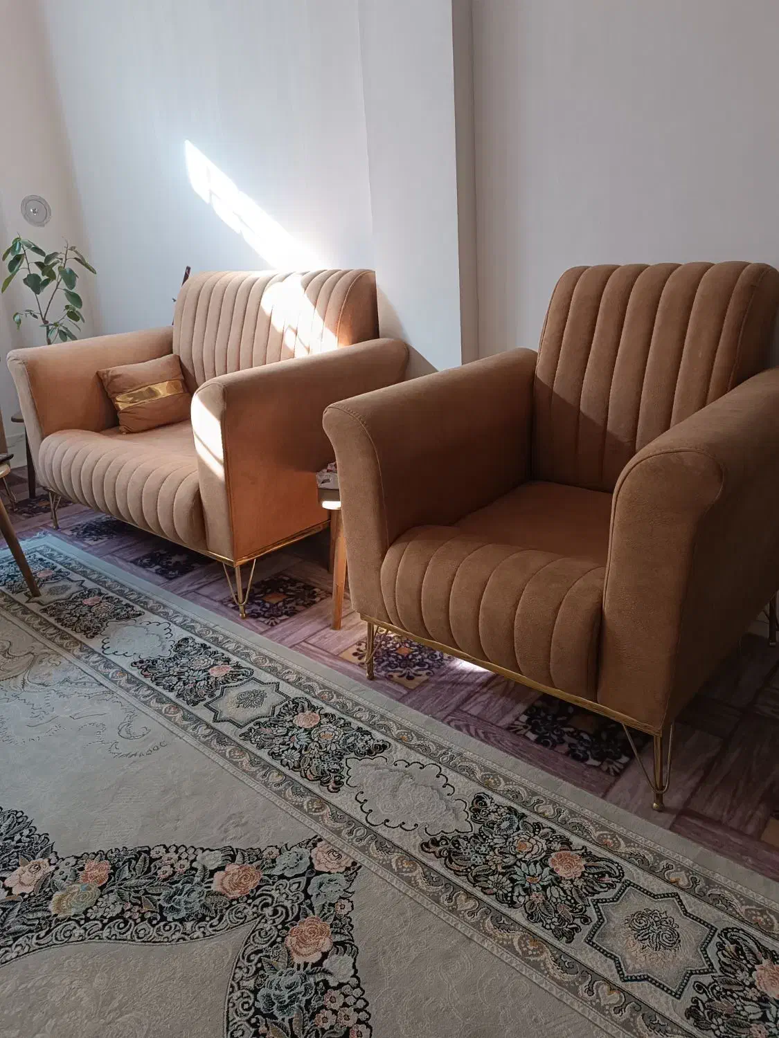 مبل راحتی هفت نفره بسیار تمیز وکم کار|مبلمان خانگی و میز عسلی|قوچان, |دیوار