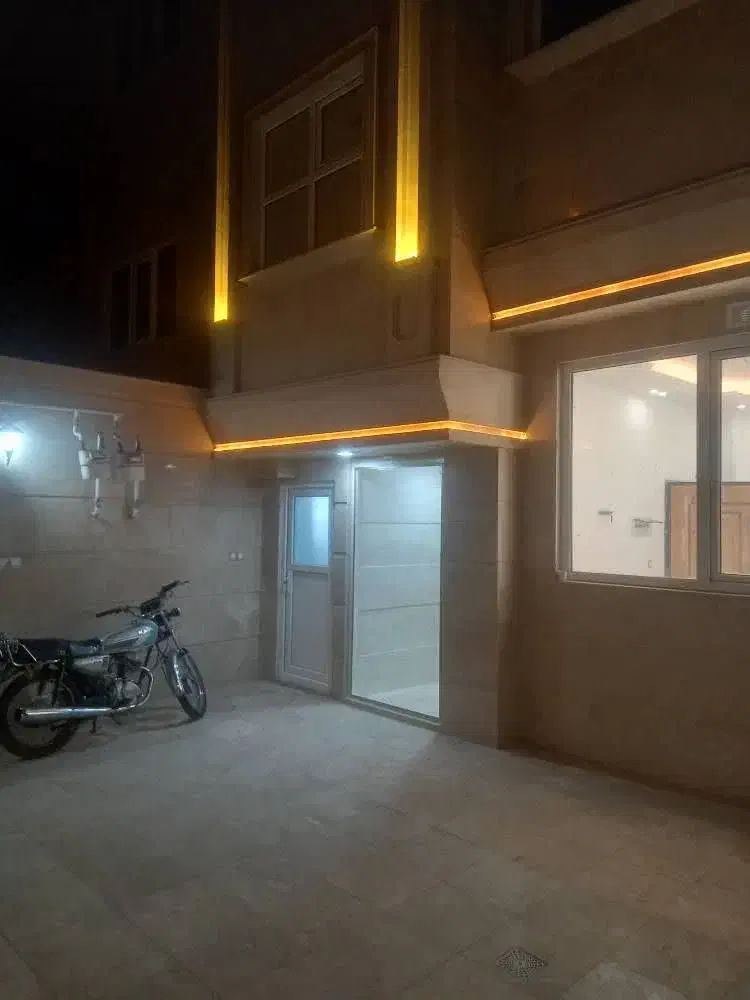 ویلایی ۲ طبقه دربست     کلید نخورده    خوش نقشه|اجارهٔ آپارتمان|قم, سعادتی|دیوار