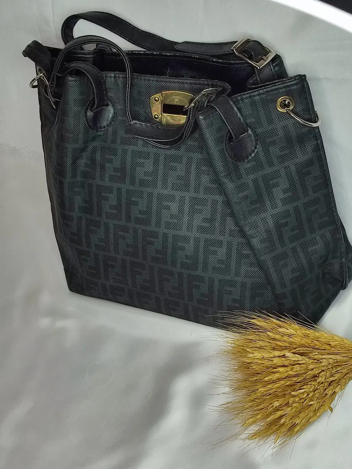 کیف دستی بزرگ زنانه|کیف، کفش، کمربند|تهران, امام زاده عبدالله|دیوار