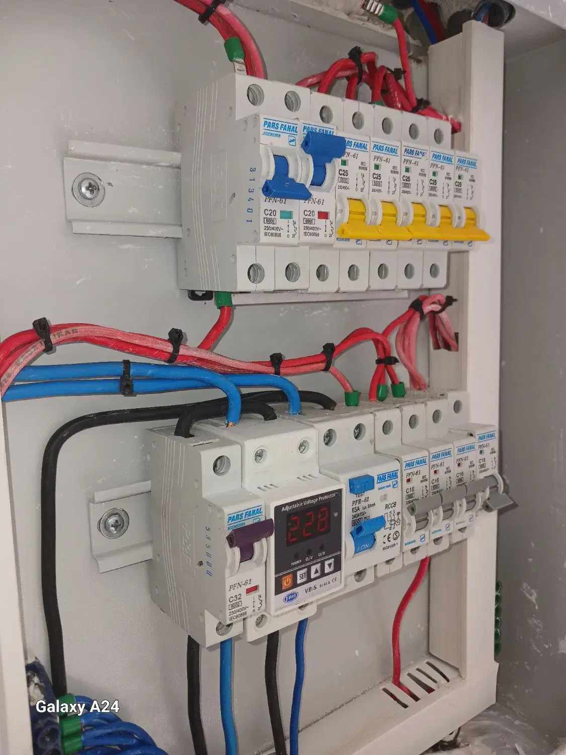 برقکشی ساختمان و تعمیرات برق|خدمات پیشه و مهارت|بندر گناوه, |دیوار