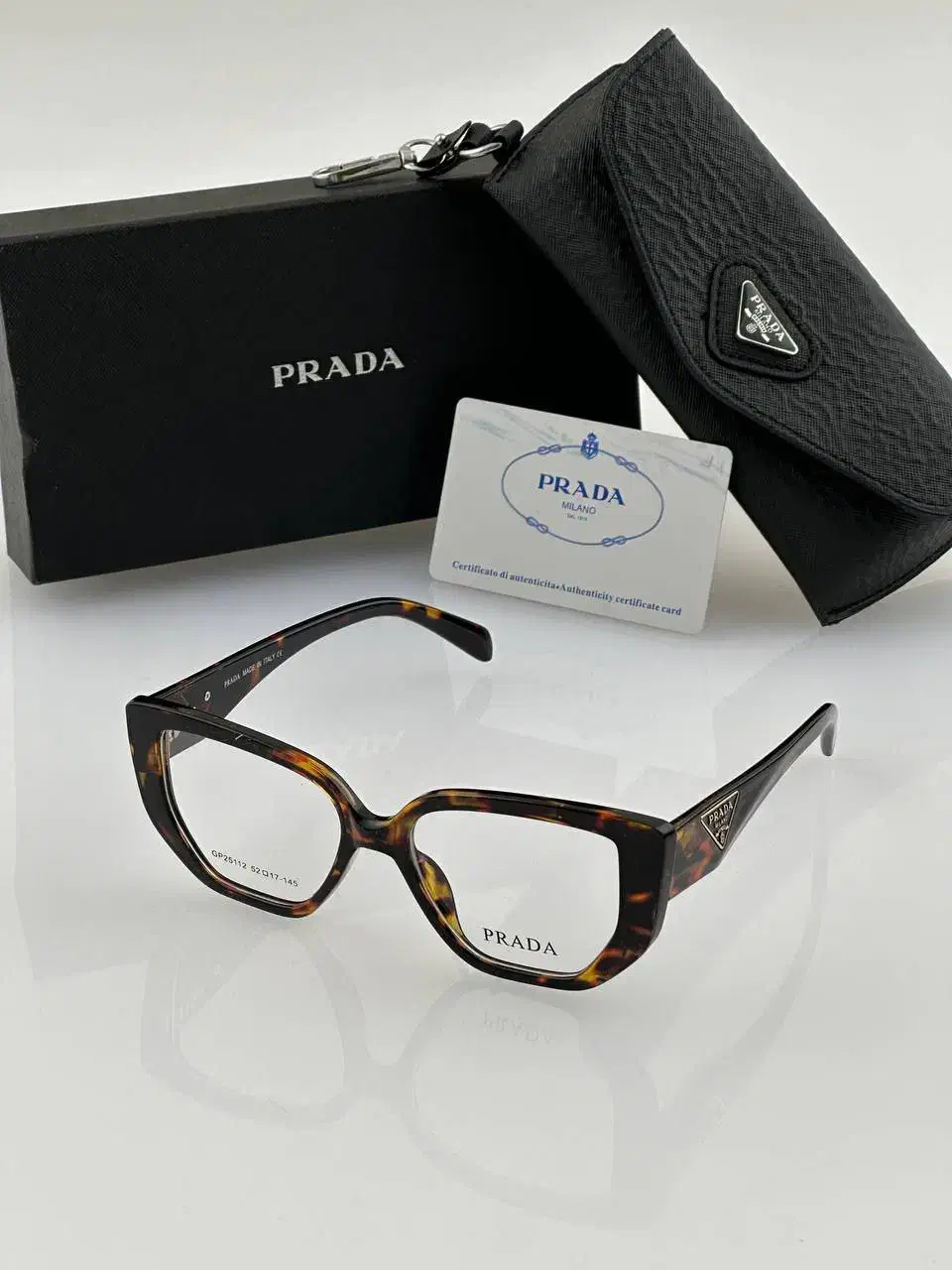 عینک افتابی و طبی مدل پرادا کاچو|زیورآلات و اکسسوری|قم, حاج زینل|دیوار