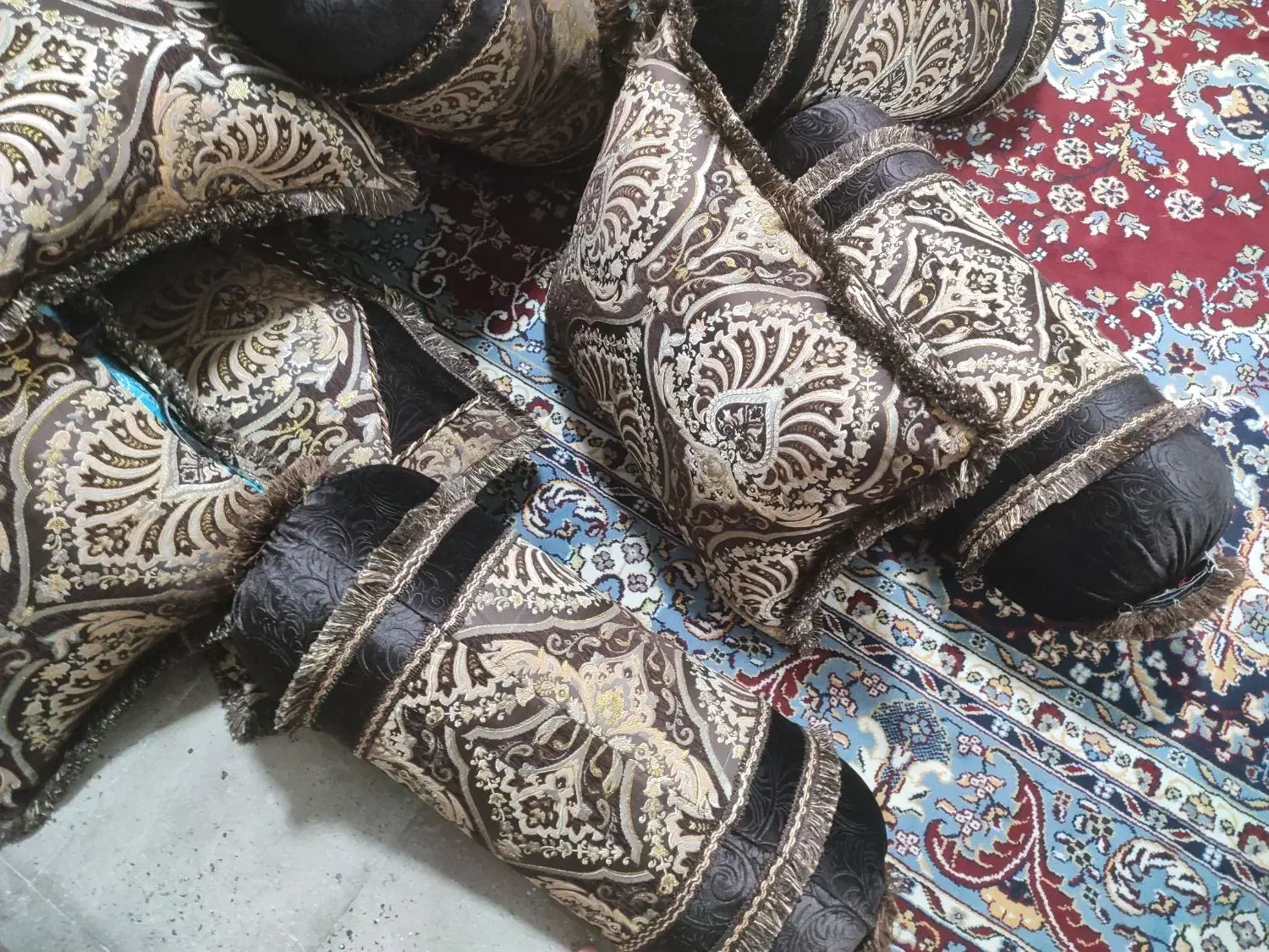 بالشت و پشتی محلی|پشتی|کازرون, |دیوار