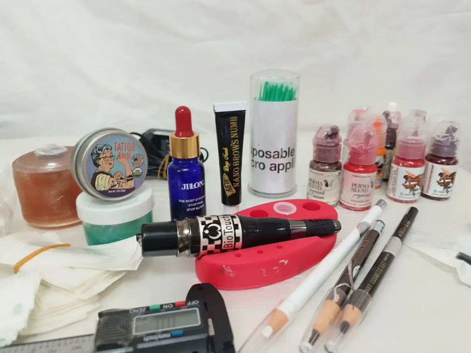 فروش وسایل شیدینگ لب و ابرو|آرایشگاه و سالن‌های زیبایی|شیراز, ابیوردی|دیوار