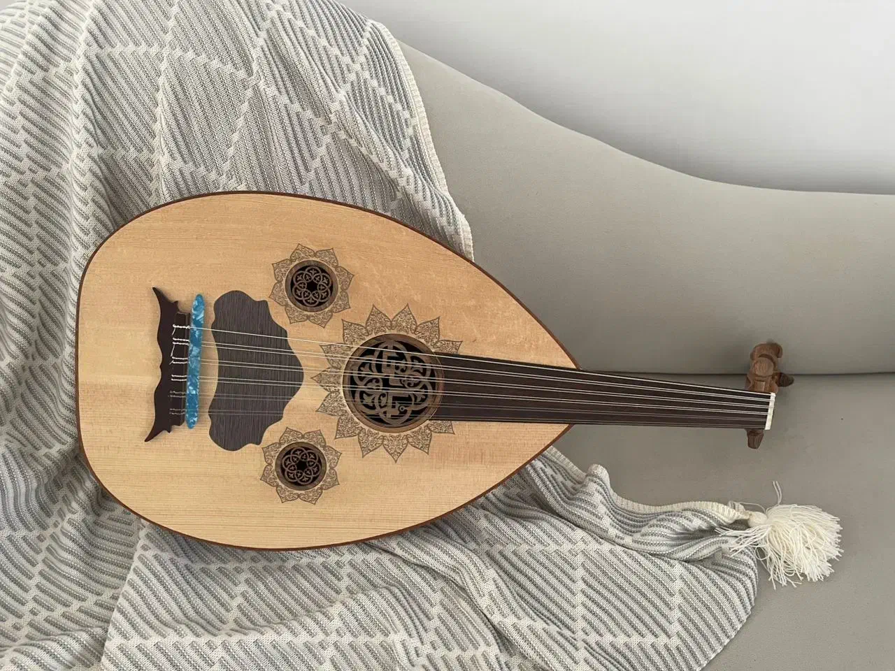 عودسیم لآبه لا|سازهای سنتی|بندرعباس, |دیوار