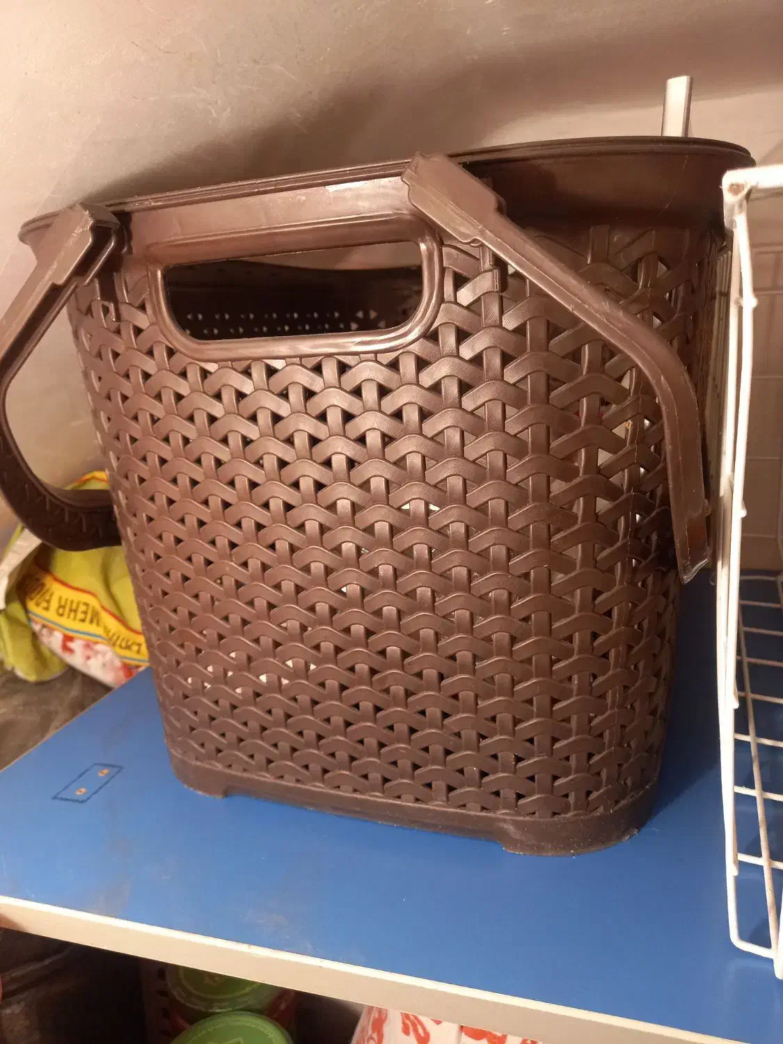 یک سبد  قهوه ای  در ایستگاه عباس آباد پیدا شده|اشیا|همدان, |دیوار