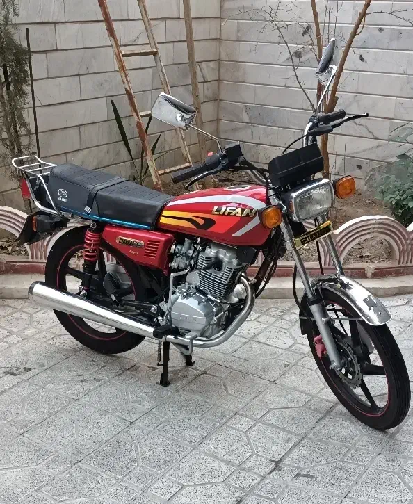 هوندا 200 کاربرات|موتورسیکلت|اندیشه, اندیشه فاز ۱|دیوار