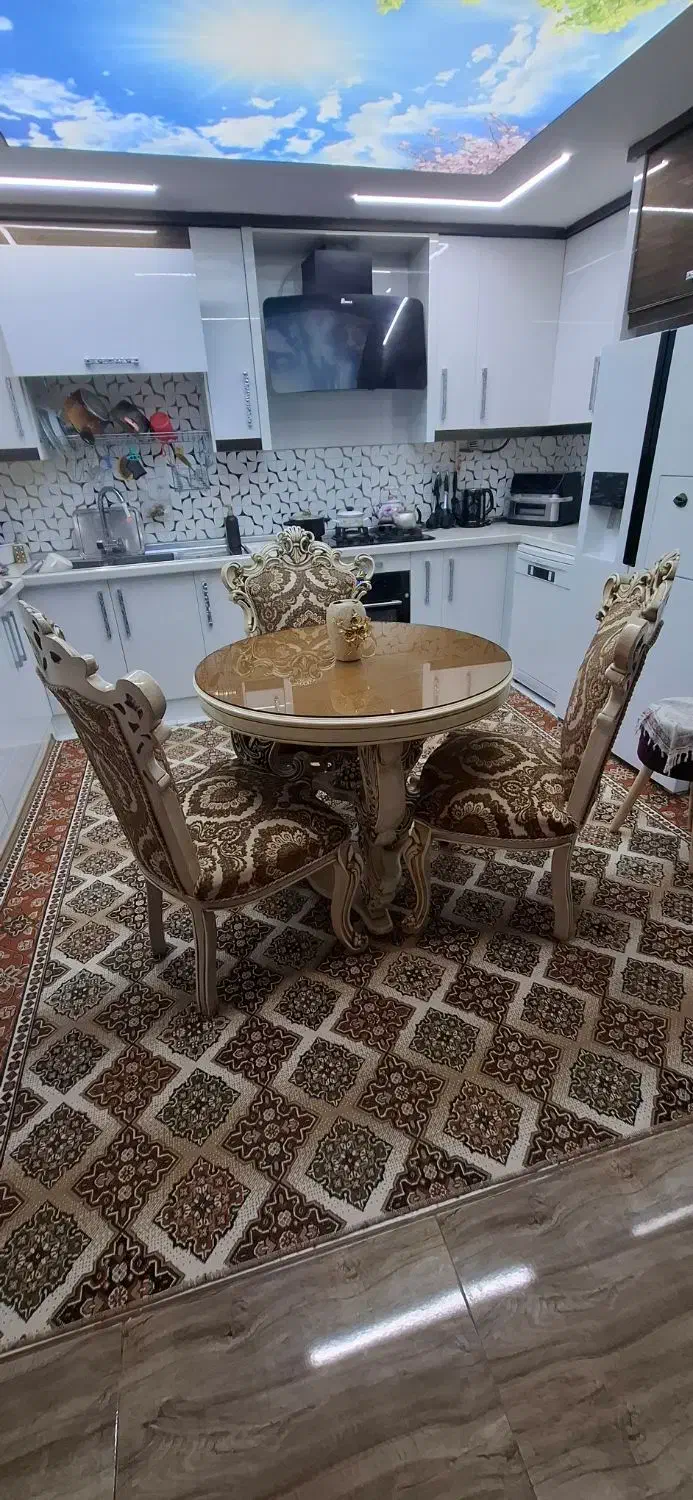 میز غذا خوری سه نفره|میز و صندلی غذاخوری|شاهینشهر, شهرک گلدیس|دیوار