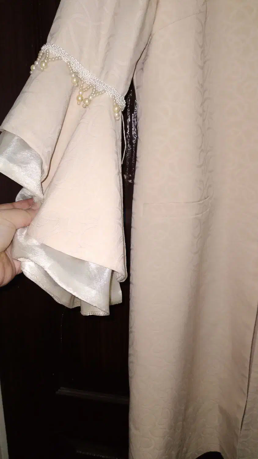 ۱عدد مانتو مجلسی سفید و اعدد لباس  مجلسی مشکی|لباس|قم, نیروگاه|دیوار