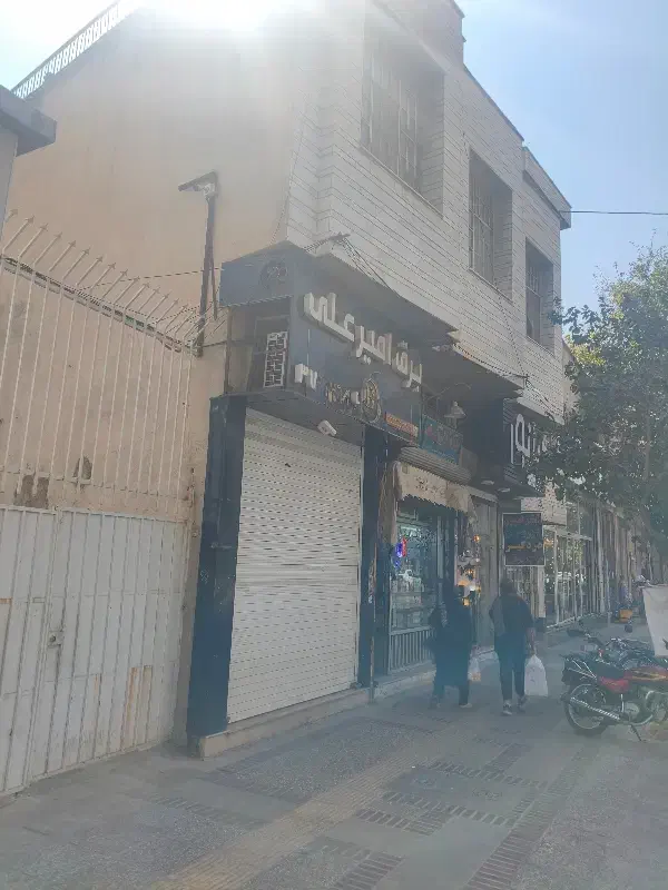 مغازه بر خیابان قانی کهنه|اجارهٔ مغازه و غرفه|شیراز, سیاه سنگ|دیوار