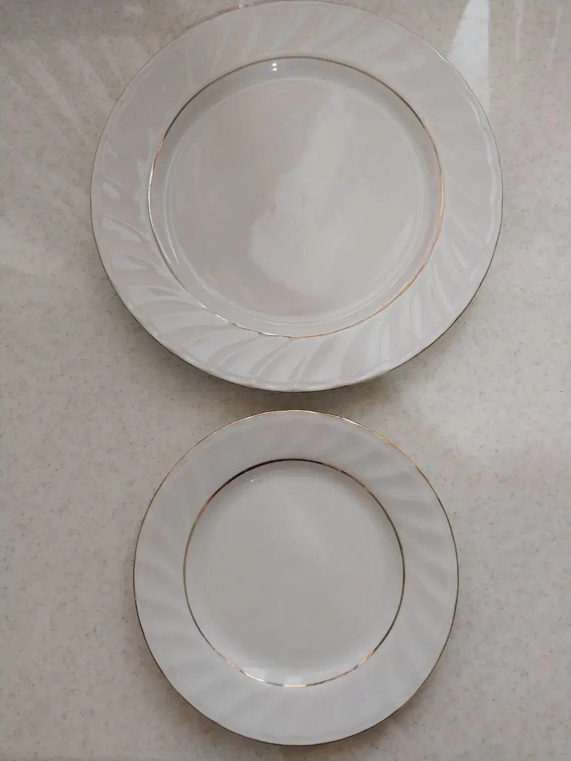 ۱۲ تا پیش دستی.۱۲ تا پلو خوری . ۲ تا دیس.|ظروف سرو و پذیرایی|خرمآباد, |دیوار