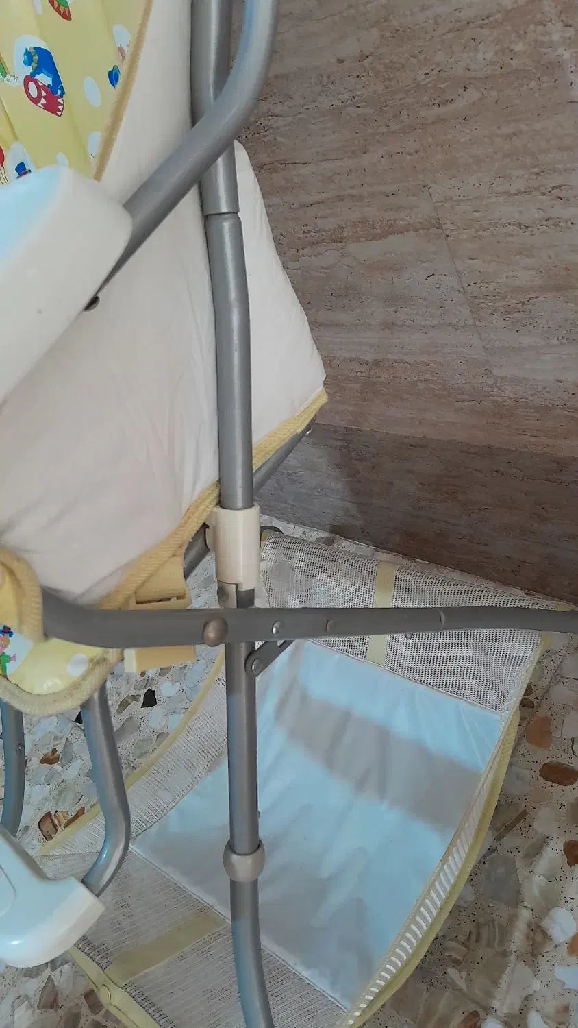 صندلی غذای کودک|تخت و صندلی بچه|رودسر, |دیوار